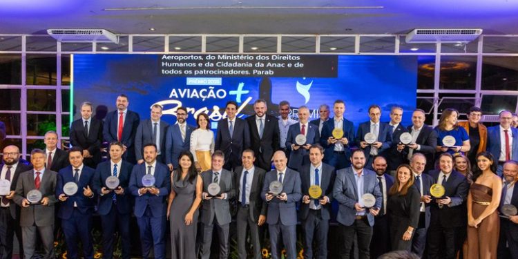 Aviação + Brasil: evento homenageia empresas aéreas e destaca evolução do setor no país Aviação + Brasil: evento homenageia empresas aéreas e destaca evolução do setor no país