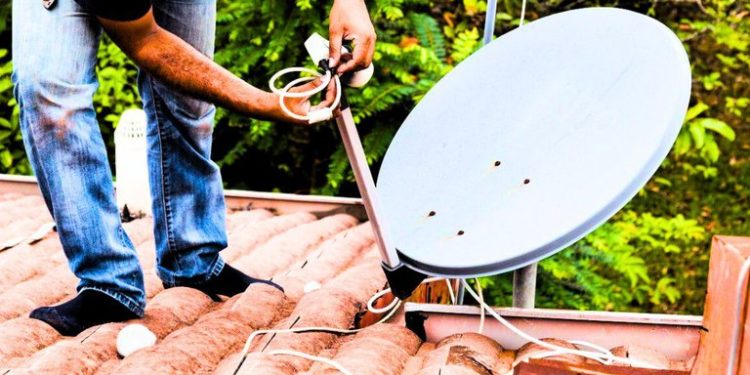 TV digital: ampliada distribuição de kits de antenas, via satélite, para 323 municípios TV digital: ampliada distribuição de kits de antenas, via satélite, para 323 municípios
