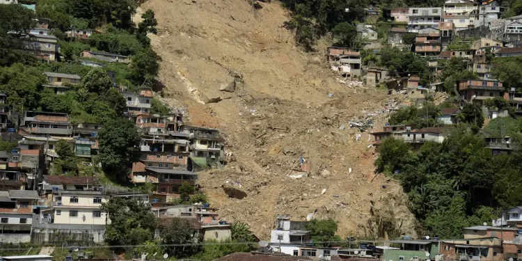 Tragédias ambientais já impactaram 1 em cada 4 brasileiros, aponta pesquisa Tragédias ambientais já impactaram 1 em cada 4 brasileiros, aponta pesquisa