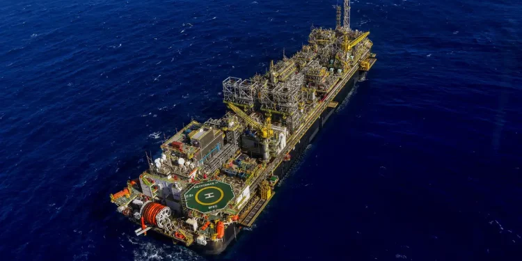 Conflito entre Irã e Israel pode elevar preço do petróleo e pressionar inflação no Brasil Conflito entre Irã e Israel pode elevar preço do petróleo e pressionar inflação no Brasil