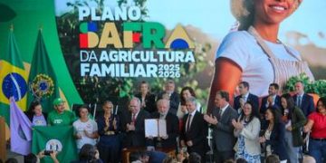 Plano Safra 25/26 vai disponibilizar R$ 89 bilhões para agricultura familiar Plano Safra 25/26 vai disponibilizar R$ 89 bilhões para agricultura familiar