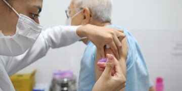 SERGIPE: Mobilização pretende vacinar 890 mil pessoas contra a gripe no estado SERGIPE: Mobilização pretende vacinar 890 mil pessoas contra a gripe no estado