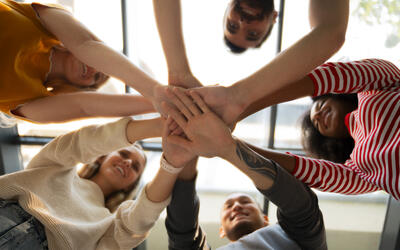 Unir para transformar: como o associativismo transforma vidas e comunidades Unir para transformar: como o associativismo transforma vidas e comunidades