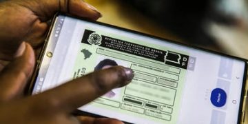 Motoristas habilitados poderão ter multas por dirigir sem CNH canceladas Motoristas habilitados poderão ter multas por dirigir sem CNH canceladas