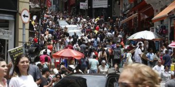 População do Brasil chega a 213,4 milhões em 2025 e muda repasses aos municípios População do Brasil chega a 213,4 milhões em 2025 e muda repasses aos municípios