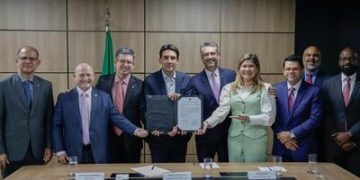 Assinado termo de compromisso para pavimentação de acesso ao Porto de Santana (AP) Assinado termo de compromisso para pavimentação de acesso ao Porto de Santana (AP)