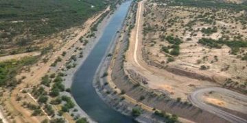 Eixos Norte e Leste da Transposição do São Francisco levam água a mais de 12 milhões de nordestinos Eixos Norte e Leste da Transposição do São Francisco levam água a mais de 12 milhões de nordestinos