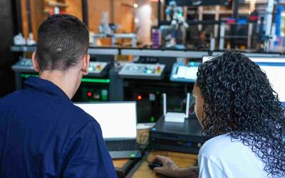 IEL abre mais de 1,9 mil vagas de estágio com bolsas de até R$ 2,6 mil IEL abre mais de 1,9 mil vagas de estágio com bolsas de até R$ 2,6 mil