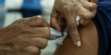 InfoGripe: de casos de Covid-19 aumentam nas regiões Centro-Sul e Nordeste