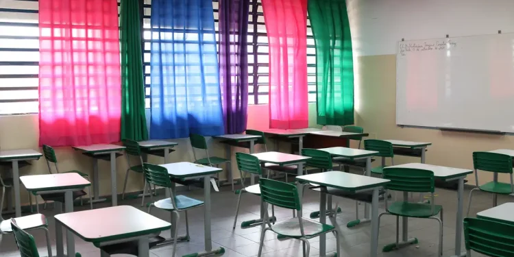 Mais de 25,3 mil escolas estão com pendências no PDDE