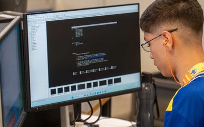 Setor de TIC deve gerar 147 mil vagas até o fim de 2025; parceria entre SENAI e empresas pretende ampliar formação na área Setor de TIC deve gerar 147 mil vagas até o fim de 2025; parceria entre SENAI e empresas pretende ampliar formação na área