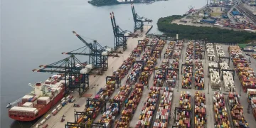 Tarifaço americano derruba confiança da indústria exportadora, mostra CNI Tarifaço americano derruba confiança da indústria exportadora, mostra CNI