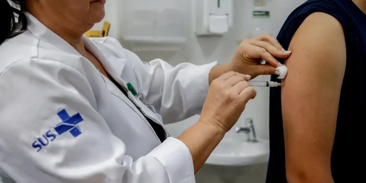 Vacinação contra HPV para jovens de 15 a 19 anos é estendida até dezembro pelo SUS Vacinação contra HPV para jovens de 15 a 19 anos é estendida até dezembro pelo SUS