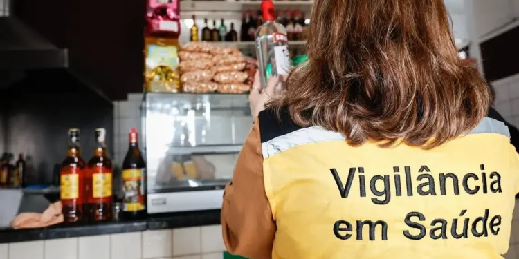 Metanol: Ministério da Saúde alerta para intoxicação por substância e reforça notificações imediatas Metanol: Ministério da Saúde alerta para intoxicação por substância e reforça notificações imediatas