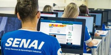 SENAI abre mais de 48,5 mil vagas em cursos técnicos e de qualificação em todo o país SENAI abre mais de 48,5 mil vagas em cursos técnicos e de qualificação em todo o país