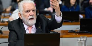 Senado adia votação de projeto que limita pagamento de dívidas de municípios à União Senado adia votação de projeto que limita pagamento de dívidas de municípios à União