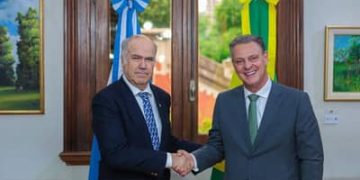 Brasil e Argentina fortalecem cooperação sanitária para o comércio avícola Brasil e Argentina fortalecem cooperação sanitária para o comércio avícola