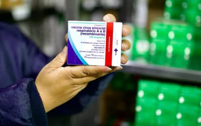 Vacina contra o vírus sincicial respiratório começa a ser distribuída em todo o país Vacina contra o vírus sincicial respiratório começa a ser distribuída em todo o país