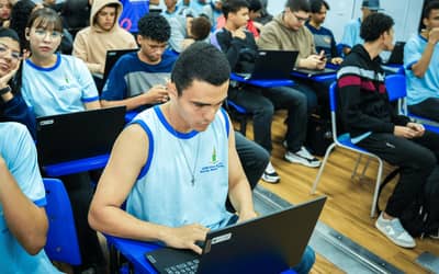 Internet chega a 4 mil das escolas públicas do Distrito Federal Internet chega a 4 mil das escolas públicas do Distrito Federal