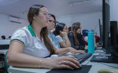 Internet chega a 5 mil escolas públicas de Pará Internet chega a 5 mil escolas públicas de Pará