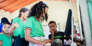 Internet chega a 82% das escolas públicas do Piauí Internet chega a 82% das escolas públicas do Piauí