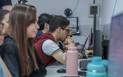 Internet chega a 8 mil das escolas públicas da Bahia Internet chega a 8 mil das escolas públicas da Bahia