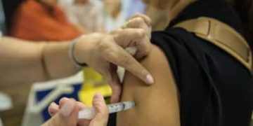 SP intensifica vacinação contra sarampo e febre amarela na capital SP intensifica vacinação contra sarampo e febre amarela na capital