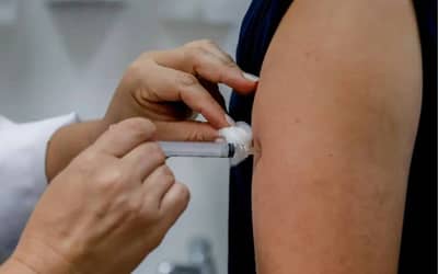 Três municípios recebem primeiras doses da vacina de dose única contra a dengue Três municípios recebem primeiras doses da vacina de dose única contra a dengue