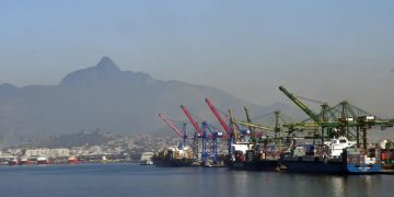 Brasil embarca primeira carga de grãos secos de destilaria para China após abertura comercial Brasil embarca primeira carga de grãos secos de destilaria para China após abertura comercial