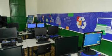 Inclusão digital: Acre recebe 304 computadores em 38 pontos de acesso