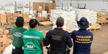 Operação do Mapa apreende 21 toneladas de agrotóxicos irregulares no Triângulo Mineiro Operação do Mapa apreende 21 toneladas de agrotóxicos irregulares no Triângulo Mineiro