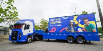 Carreta Digital leva formação tecnológica gratuita para 65 jovens de baixa renda em Teresina
