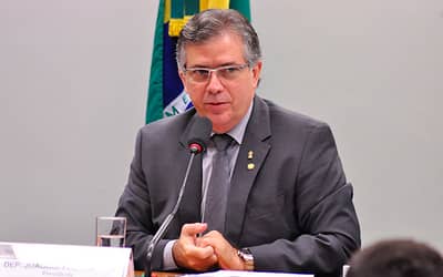 Fim da escala 6×1 exige debate com quem gera empregos, diz deputado do Pará Fim da escala 6×1 exige debate com quem gera empregos, diz deputado do Pará