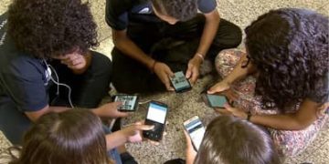 Governo regulamenta ECA Digital e proíbe rolagem infinita para crianças e adolescentes Governo regulamenta ECA Digital e proíbe rolagem infinita para crianças e adolescentes