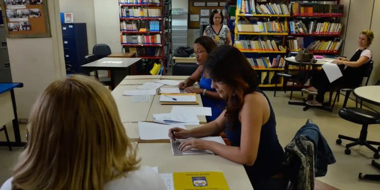 Pesquisa: 77% das mulheres já enfrentaram barreiras de gênero para crescer na carreira Pesquisa: 77% das mulheres já enfrentaram barreiras de gênero para crescer na carreira