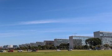 Senado aprova reestruturação de carreiras federais com mais de 24 mil novos cargos Senado aprova reestruturação de carreiras federais com mais de 24 mil novos cargos
