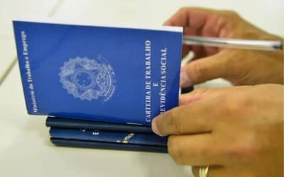 Brasileiros ainda preferem empregos com carteira assinada, aponta CNI Brasileiros ainda preferem empregos com carteira assinada, aponta CNI