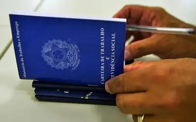 Escala 6×1: CCJ aprova admissibilidade da PEC; texto segue para comissão especial Escala 6×1: CCJ aprova admissibilidade da PEC; texto segue para comissão especial