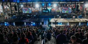 Estudantes brasileiros disputam o maior torneio de robótica do mundo, nos EUA