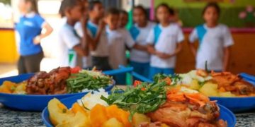 FNDE determina aplicação mínima de 45% dos recursos da merenda na agricultura familiar FNDE determina aplicação mínima de 45% dos recursos da merenda na agricultura familiar