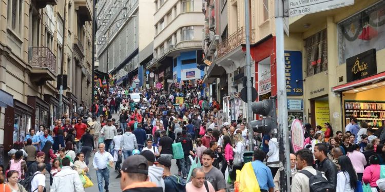 Pnad Contínua 2025: número de brasileiros com menos de 30 anos cai 10,4% desde 2012