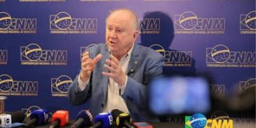 Marcha dos prefeitos: CNM alerta para colapso fiscal dos municípios e pressiona Congresso contra novas despesas