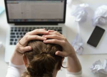 Novas regras sobre saúde mental no trabalho entram em vigor e exigem mudança cultural nas empresas Novas regras sobre saúde mental no trabalho entram em vigor e exigem mudança cultural nas empresas