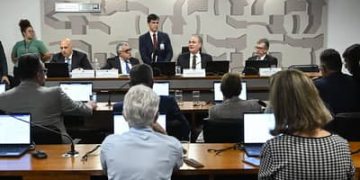 Pacote bilionário para resgate de produtores rurais deve ser votado nesta terça (26)