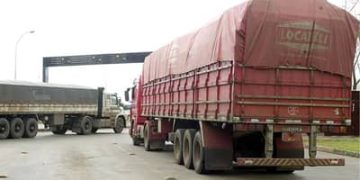 Guerra no Oriente Médio encarece transporte de mercadorias para mais da metade das indústrias, revela CNI
