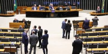 Senado deve votar MP que libera R$ 1,3 bilhão para municípios atingidos por fortes chuvas Senado deve votar MP que libera R$ 1,3 bilhão para municípios atingidos por fortes chuvas