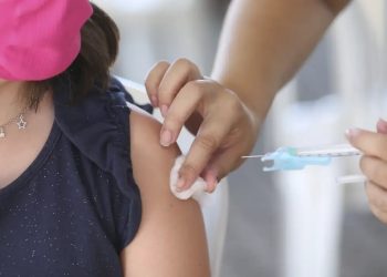 Dia D de vacinação será neste sábado (22) em todo o país; imunização abrange 20 doenças
