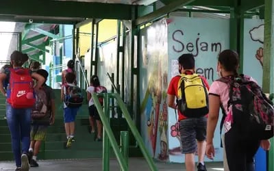 Ensino fundamental melhora nas redes municipais Ensino fundamental melhora nas redes municipais