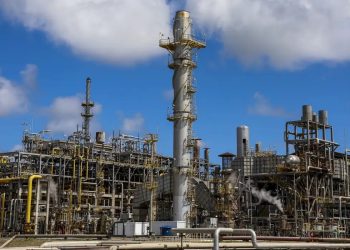 Indústria química brasileira mira diversificação de exportações diante de novas tarifas dos EUA