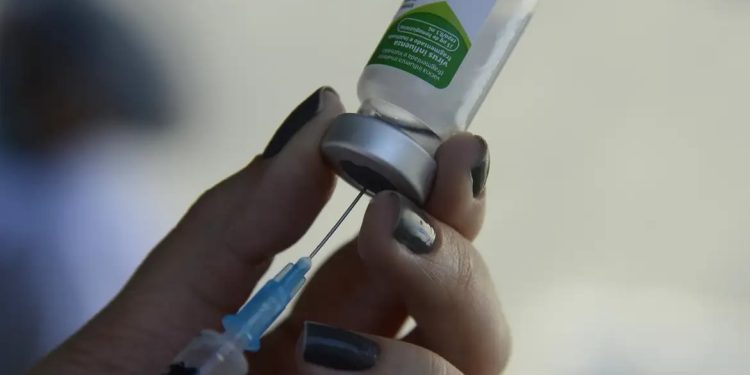 InfoGripe: casos de SRAG seguem em queda no país